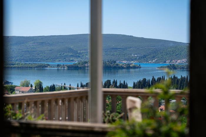 Azure View Apartment