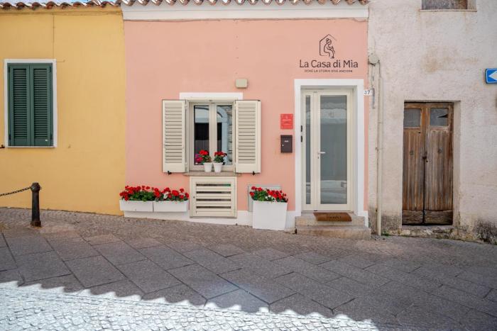 Mia House- Seaside with garden