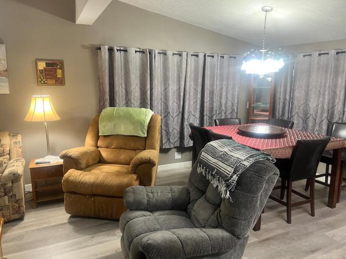 House in Pahrump sleeps 9, D Valley