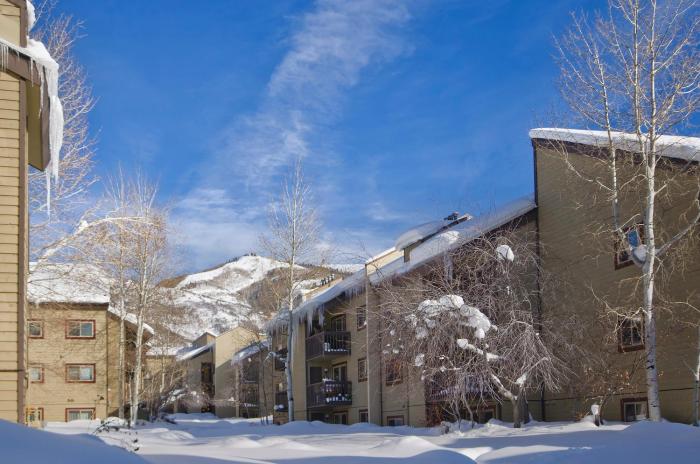 SHB21 - Shadow Run Condominiums