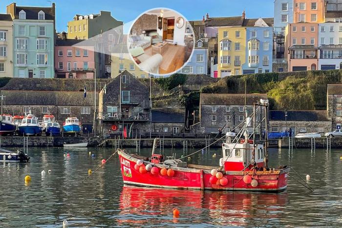 3 Bed in Tenby oc-fb225