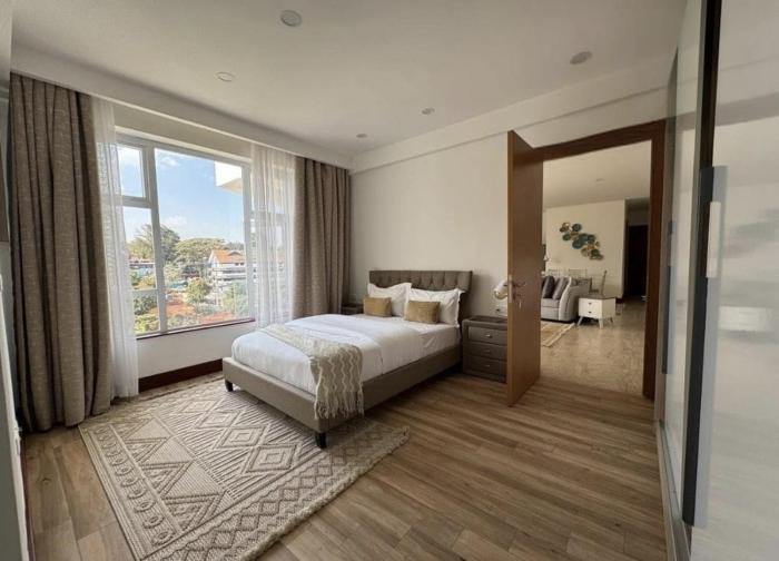 Fully furnished 2 bedroom at the Colosseum Residence, Parklands