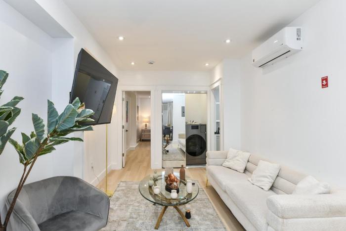Designer Seaport Apartment - Sleeps 14