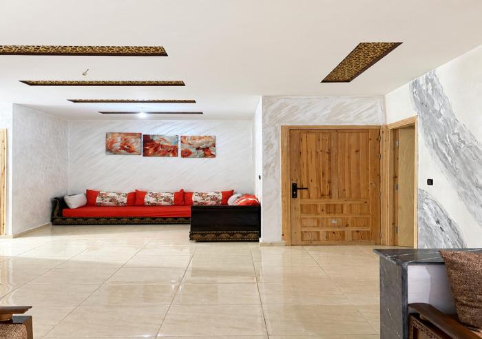 Lovely 3 Bedroom Appartement with free parking and breakfast