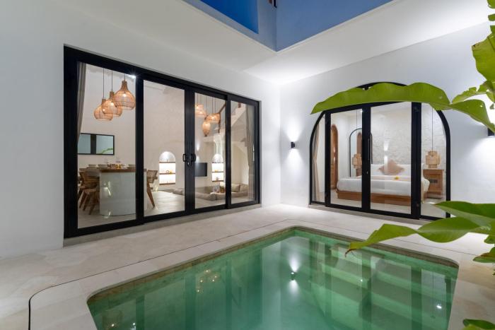Villa Delia - Luxury 2BR Private Villa 400m from the Beach