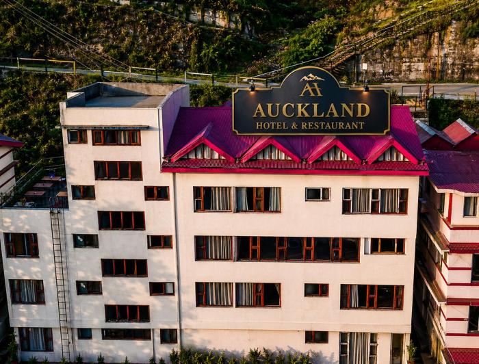 Hotel Auckland - Near Mall Road