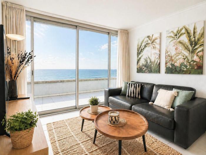 Apartment close to Monaco with panoramic sea view