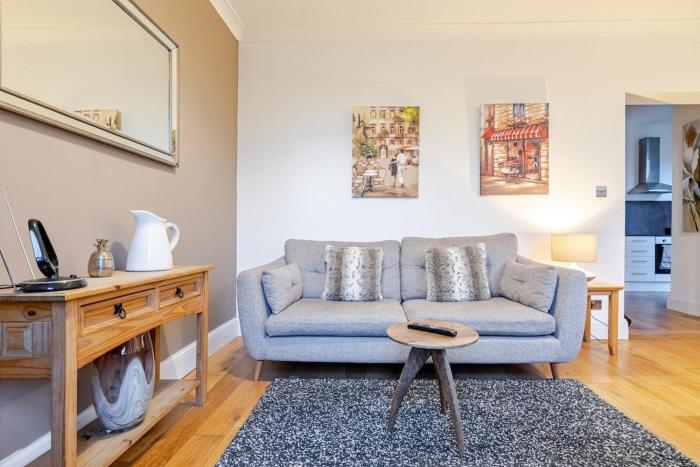 Spacious 2 Bedroom Apt with Balcony