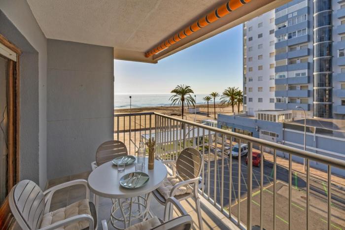 Desayuna frente al mar, Terraza y Vistas Únicas