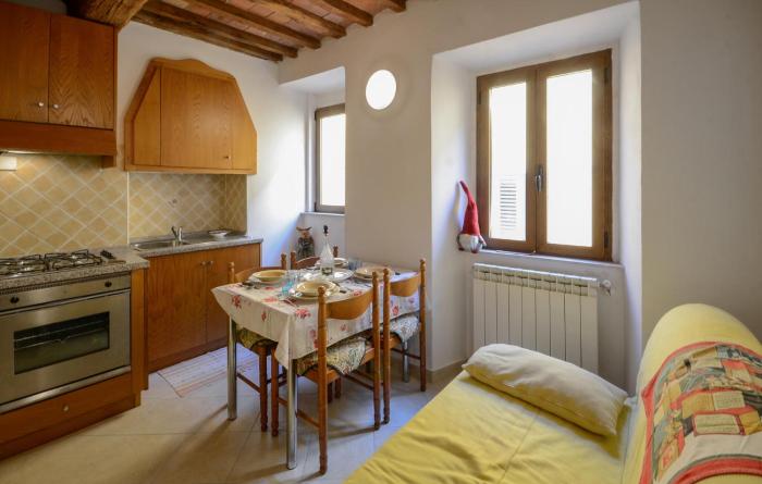 Lovely Apartment In Monterotondo Marittimo