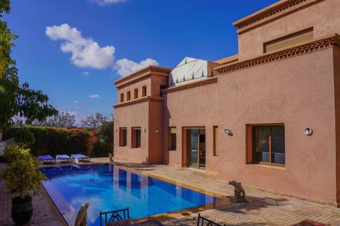 Riad Villa with Private Pool & Transport Marrakech