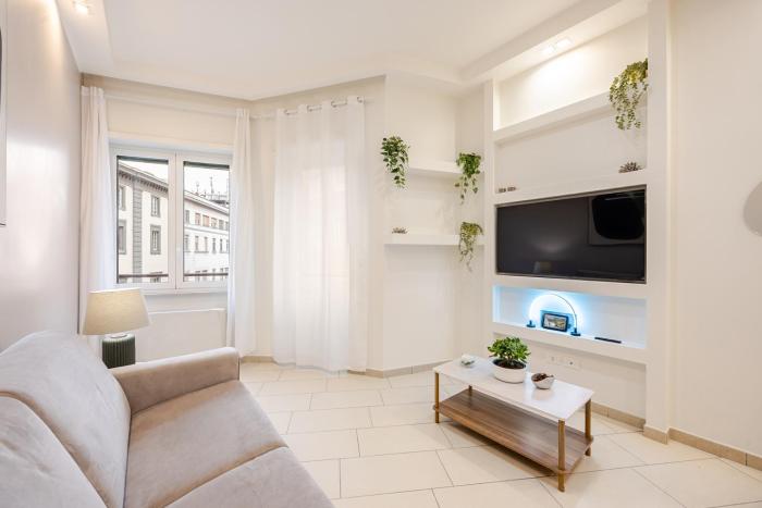 Elegant 2BR in central Naples