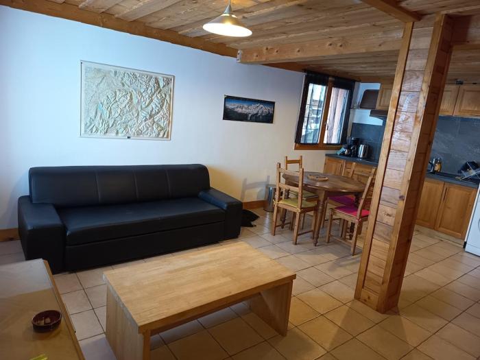 Appartement en montagne, chien de traineaux 777 route de morsullaz