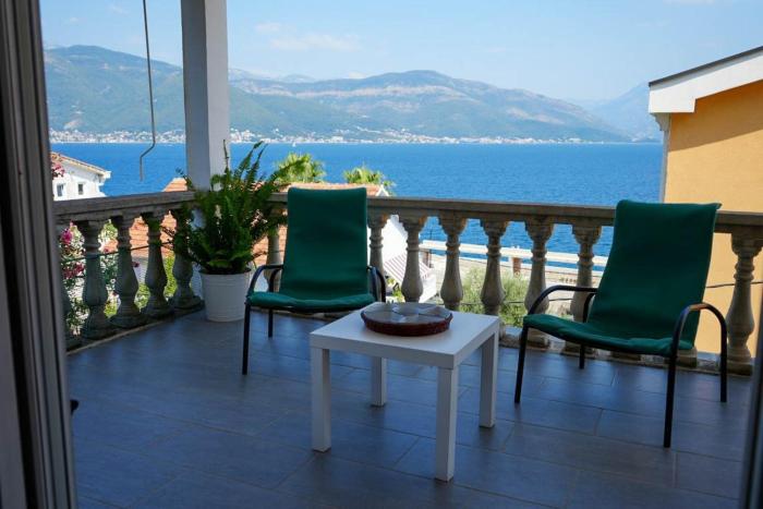 Private apartment with a great view and location