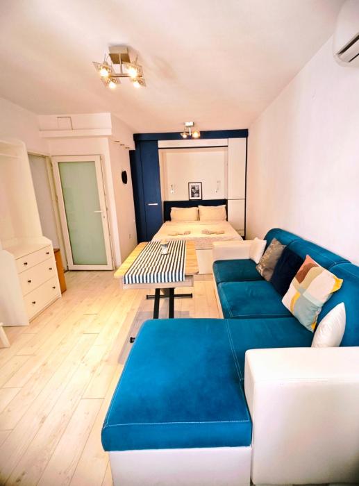Central Old Town Apartment with a Private Patio