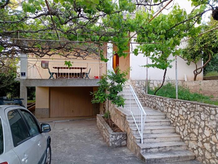 Cozy apartment in Trogir
