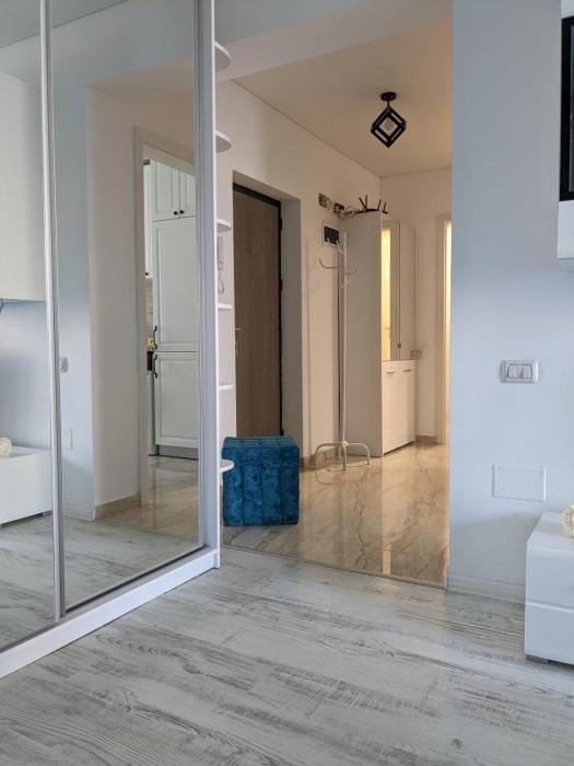 Villa luxueuse avec piscine et jardin verdoyent