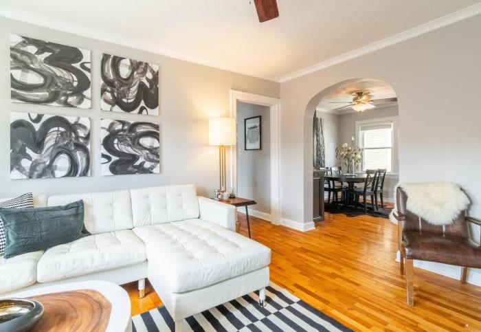 2 Bd Condo on the Plaza! 2