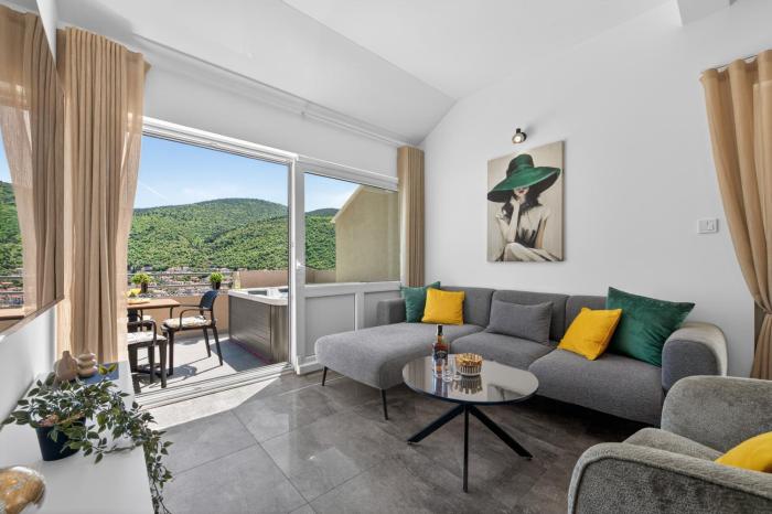 Modern Apartment with Jacuzzi & Sea View - Volare
