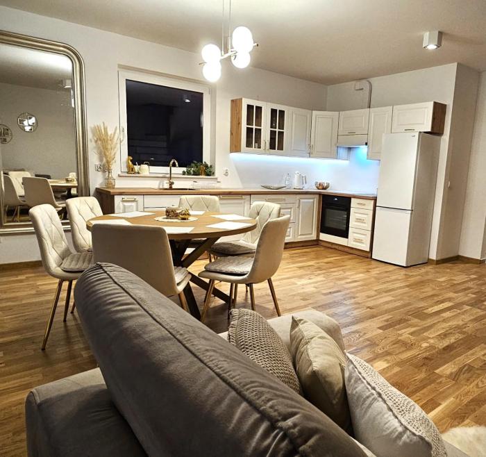 Apartgold- luksusowy apartament z trzema sypialniami i ogródkiem
