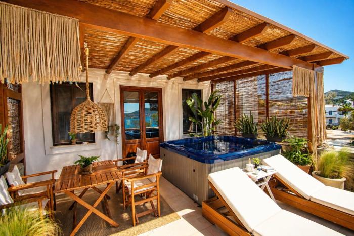 Syros Luxury Seaview Wellness Suite Finikas
