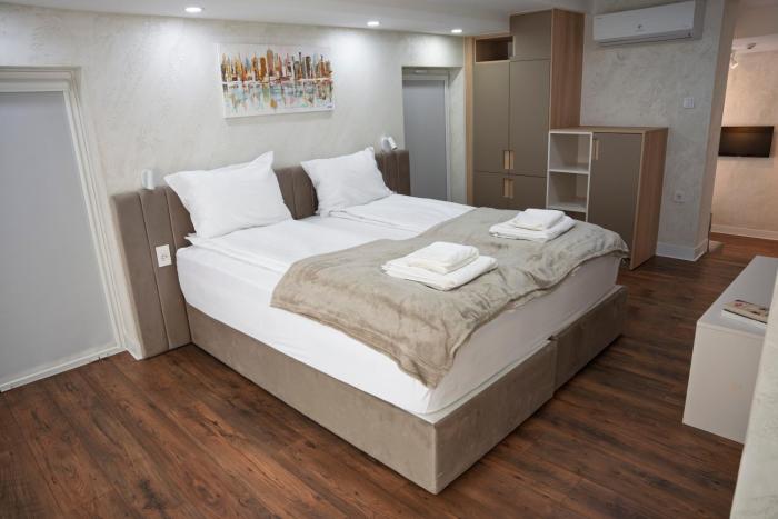 Ana Apartments