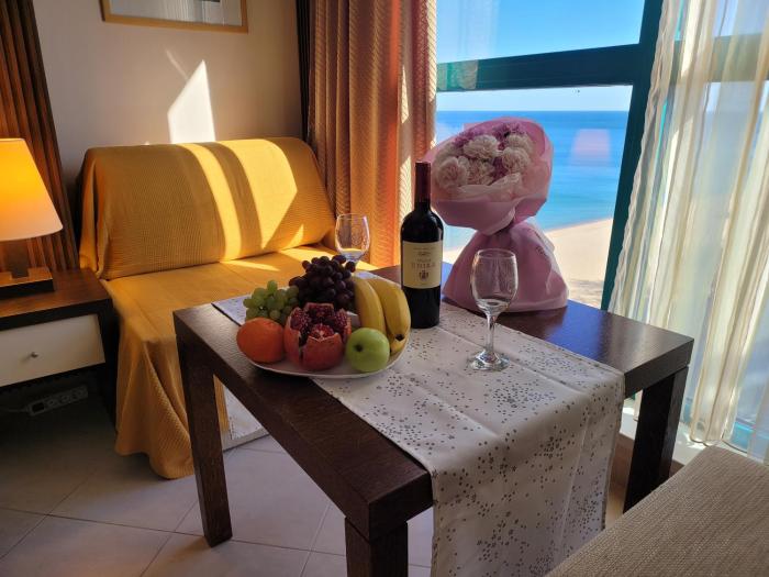 Sea Breeze - First Line Sea View Apartment Golden Sands