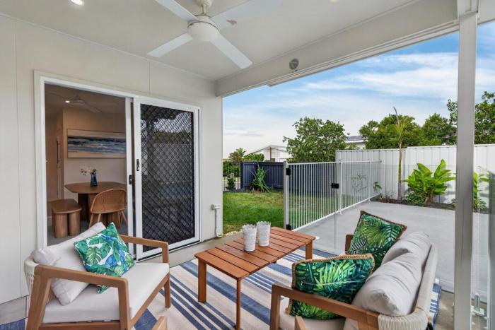 Stylish Family Retreat - Pet Friendly, Beach, Pool