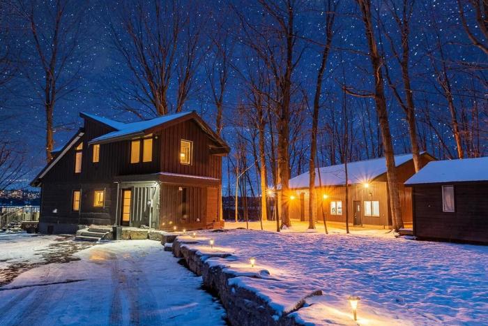Fairytale Lakefront Resort - Luxury - 6 Acre Oasis