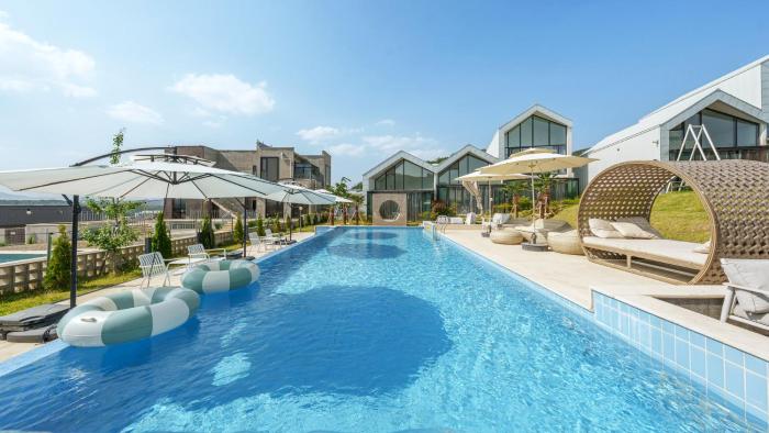 Gyeongju Rose Breeze pool villa Pension