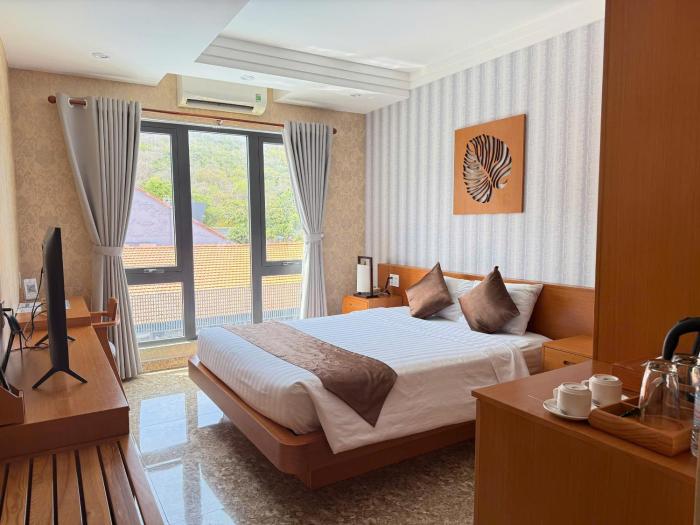 Trân Châu Beach & Resort