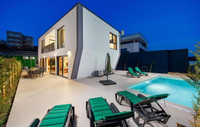 Nice Home In Jadranovo