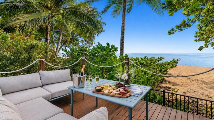 Sandveil Absolute Beachfront Access House