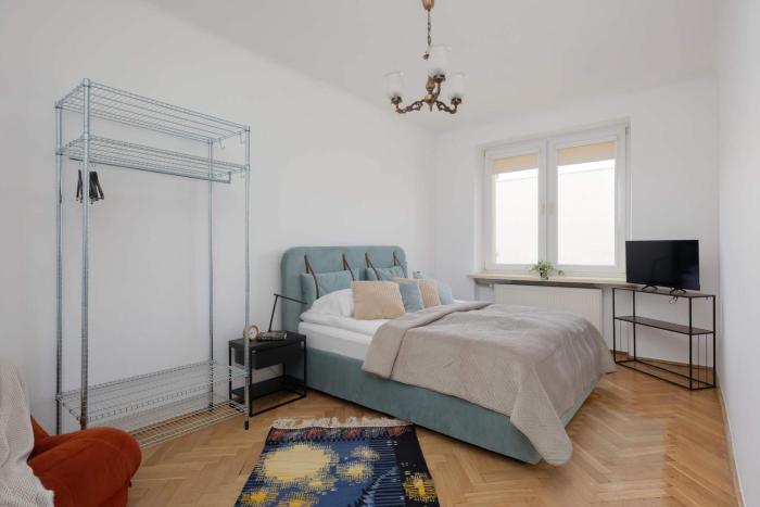 Stylish Apartment With Balcony in Warsaw by Noclegi Renters