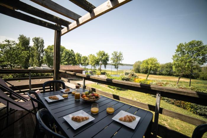 Le Bellevue, 50m lac, piscine, parking, wifi, baignade surveillée
