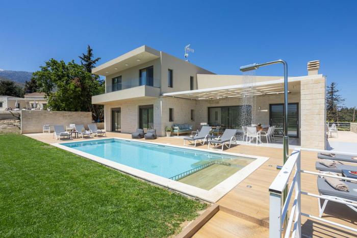 Villa Orientem Bis - 2025 Modern Retreat with Infinity Pool & Sunrise Views - by PosarelliVillas