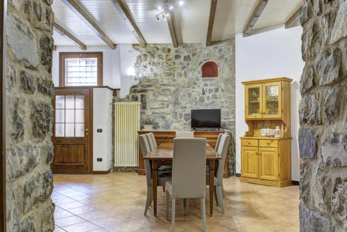 Argegno Vintage by Wonderful Italy