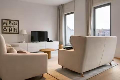 Beautiful penthouse close to Toison dOr