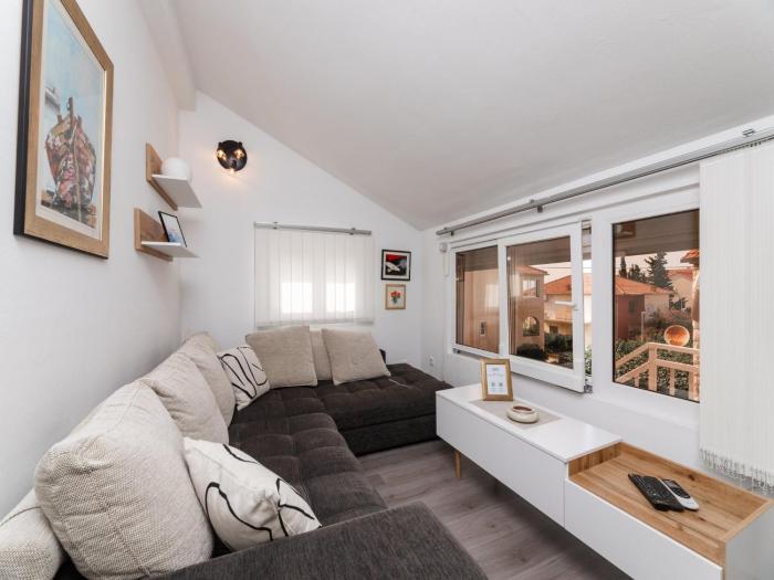 Apartments Roda - Comfort One Bedroom Apartment with Terrace Kate - ST