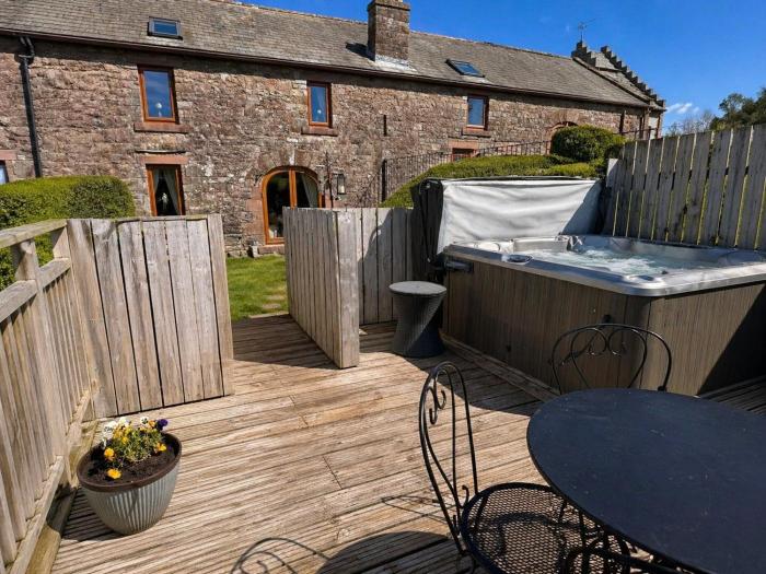 Gelt Cottage, Castle Carrock, family accommodation with 2 dogs welcome and hot tub