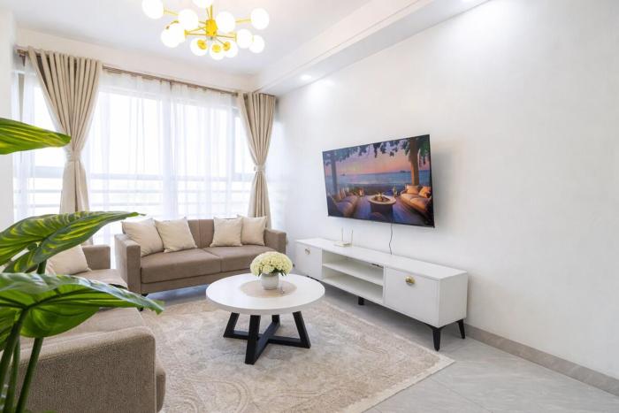 Elegant 2BR with Balcony, Gym, Goldpark Kilimani