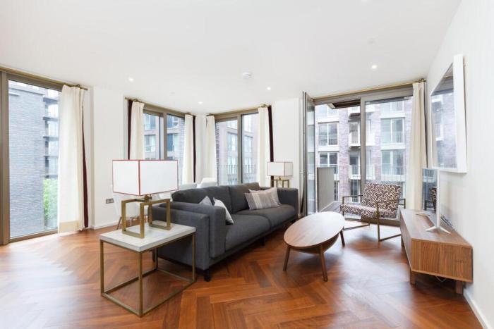 Luxury 2 bed 2 bath with Balcony & Sky Pool