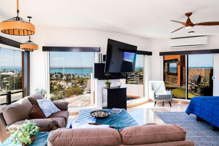 Oceanview 4BR Retreat steps from Malecon in La Paz