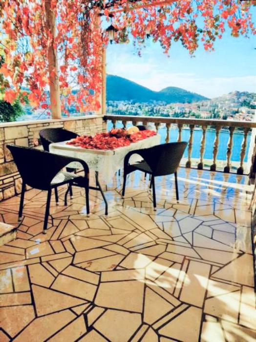 Dalmatian House, spacious stone terraces, balcony , views