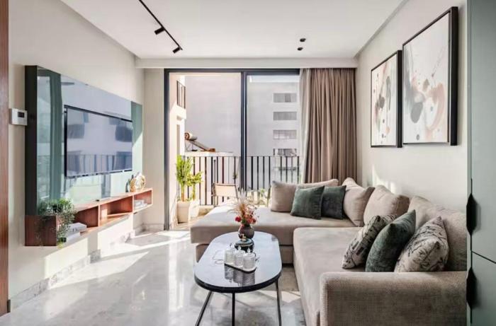 Luxury Dowtown Studio Private Balcony & City Views