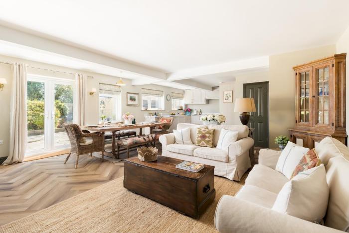 Exquisite 3 Bedroom House in Bourton on the Water - Pass the Keys