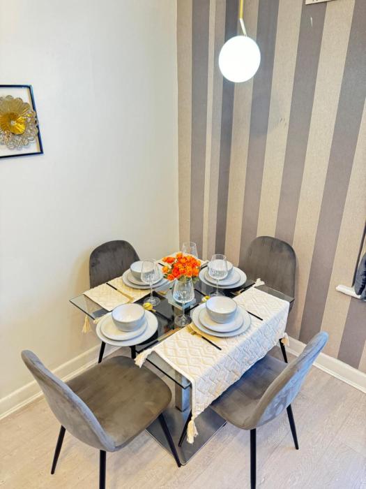 Hyde Park Corner Beautiful Family House