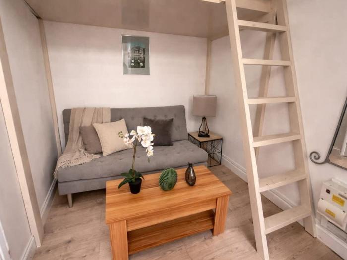 Apartment 3 min Tube West Kensington