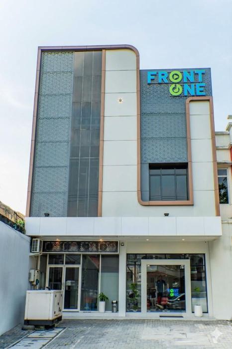 Front One Budget Hotel Tirtonadi Solo