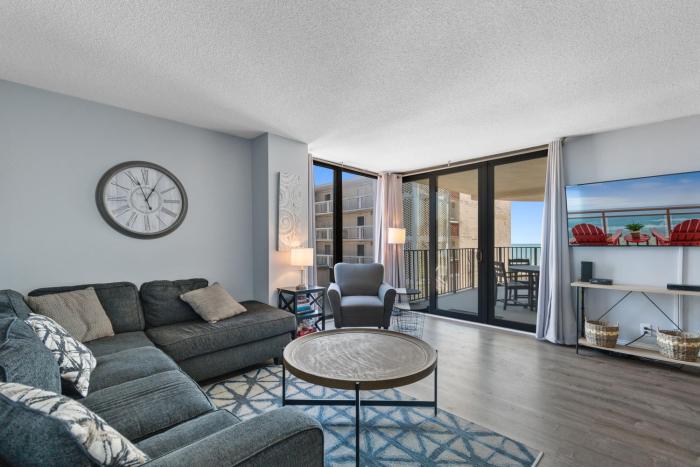 Castle by the Sea - 3 Bdrm Pools Large Balcony